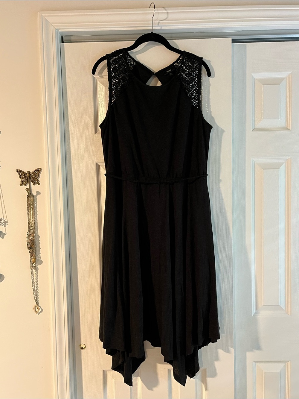 Women's Black Crochet Shoulder Asymmetric Hem Dress